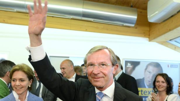 Mai 2013: Wahlsieger Wilfried Haslauer wird Landeshauptmann - und geht eine Koalition mit Team Stronach und den Grünen ein.