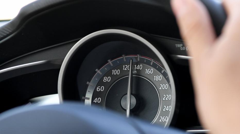 Leere Straßen verleiten Autofahrer zum Rasen | kurier.at