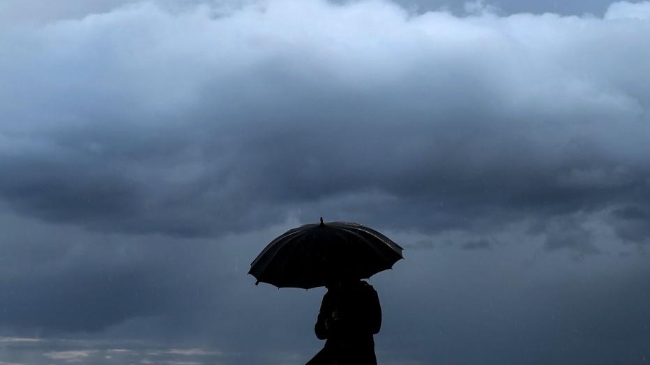 Tausende Haushalte Nach Unwetter Ohne Strom