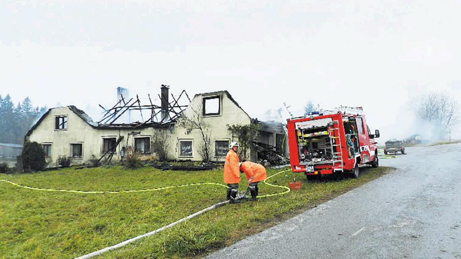Großfeuer zerstörte Bauernhof | kurier.at