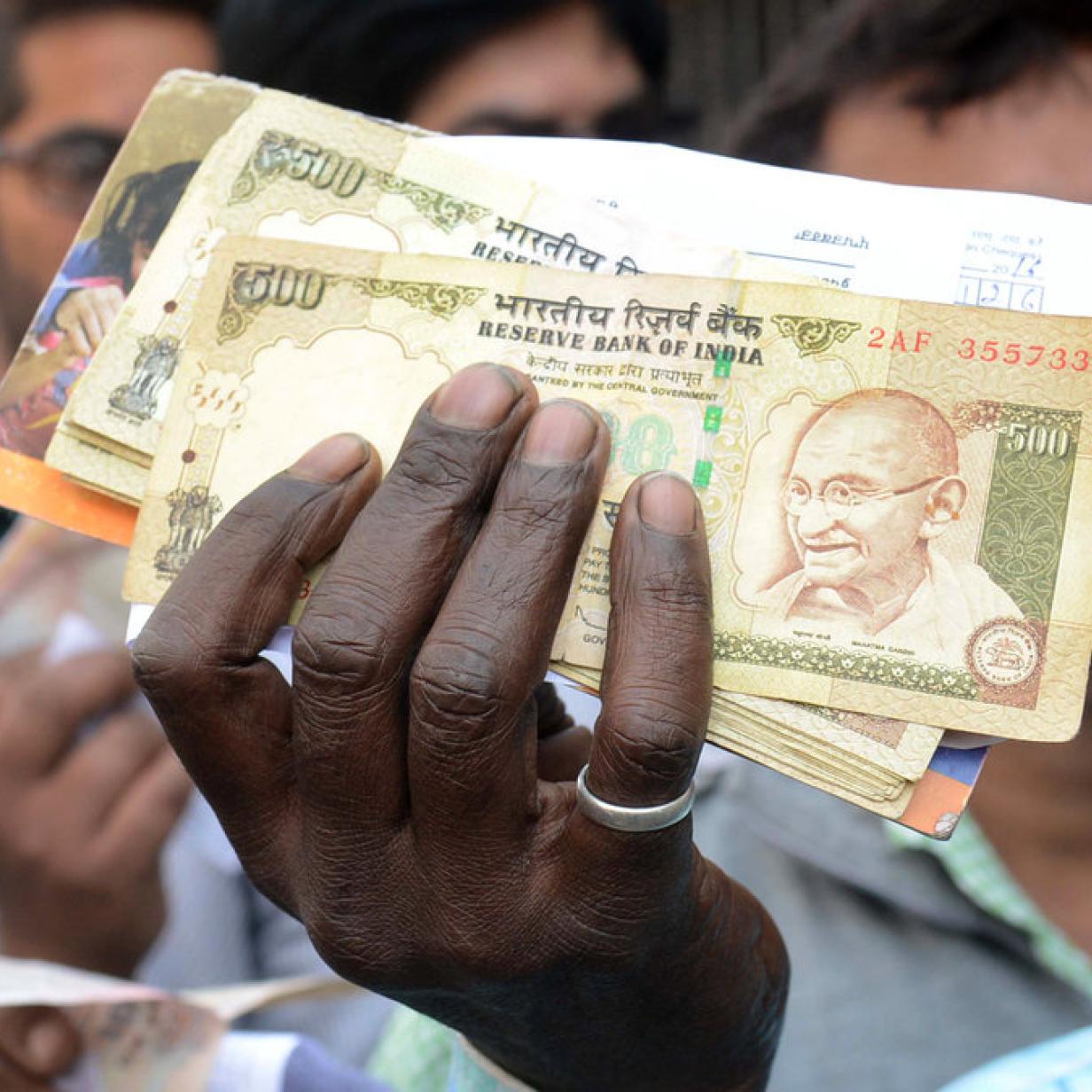 Indien Alte Geldscheine Wertlos Zu Wenig Neue Da Kurier At