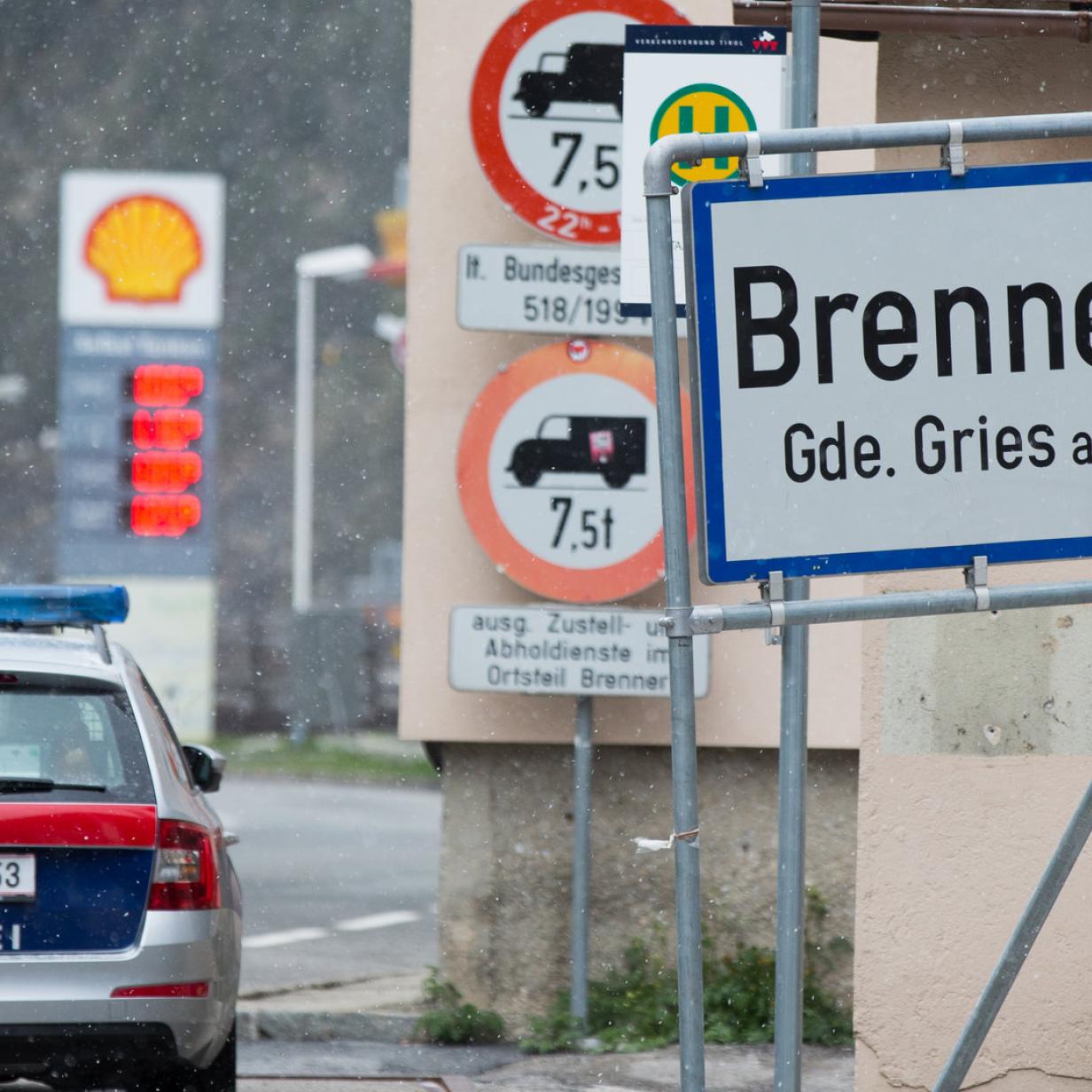 an den Schneider von Ulm: Der Berblinger-Turm macht auf plus schlugen dafr weitere 50 Millionen Euro an zustzlichen Schulden vor. Darum jongliert Ulm mit den Millionen - Schwbische Zeitung