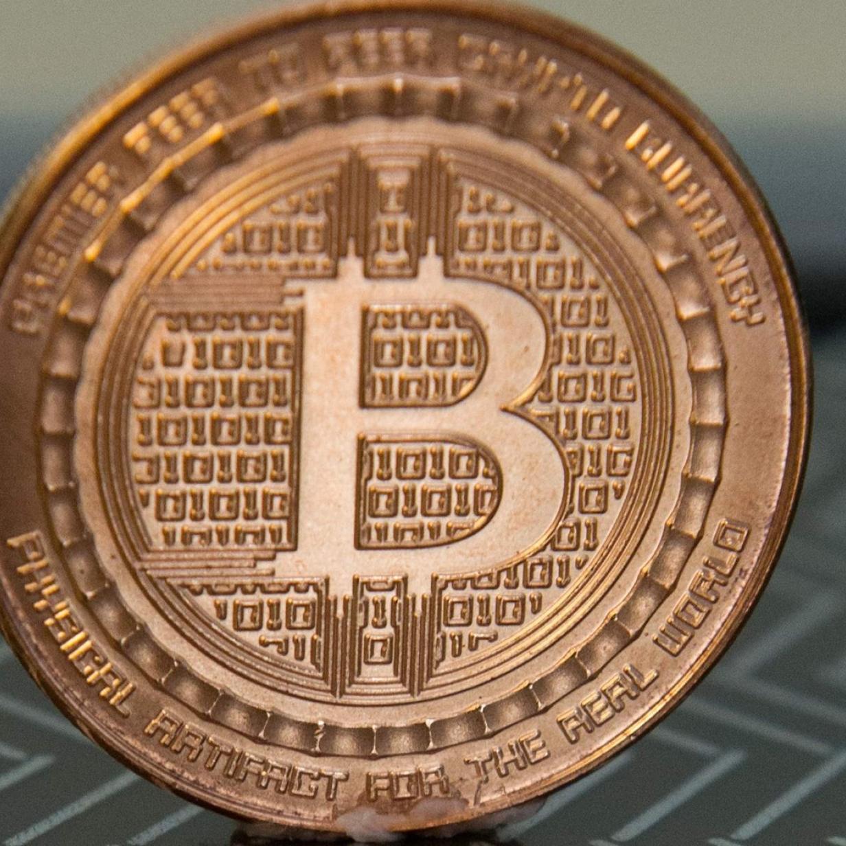 Rekordhoch: Bitcoin stieg über 8.000 Dollar | Kurier