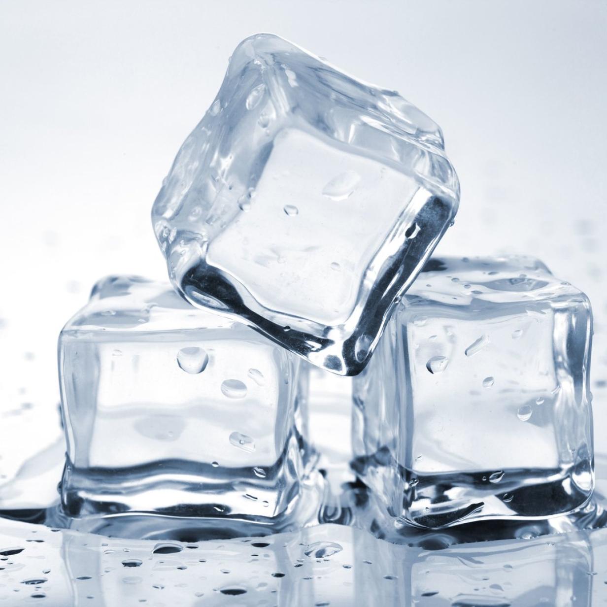 Нарисованный кубик льда