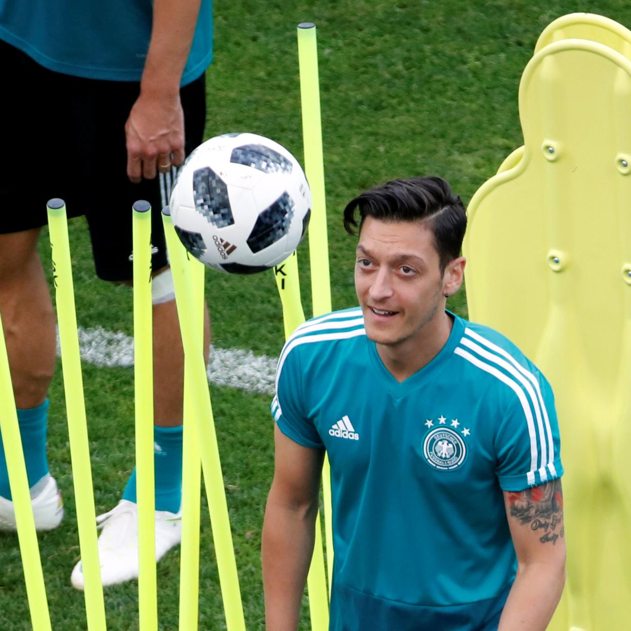 Sponsor Adidas Halt Ozil Nach Teamrucktritt Die Treue Kurier At