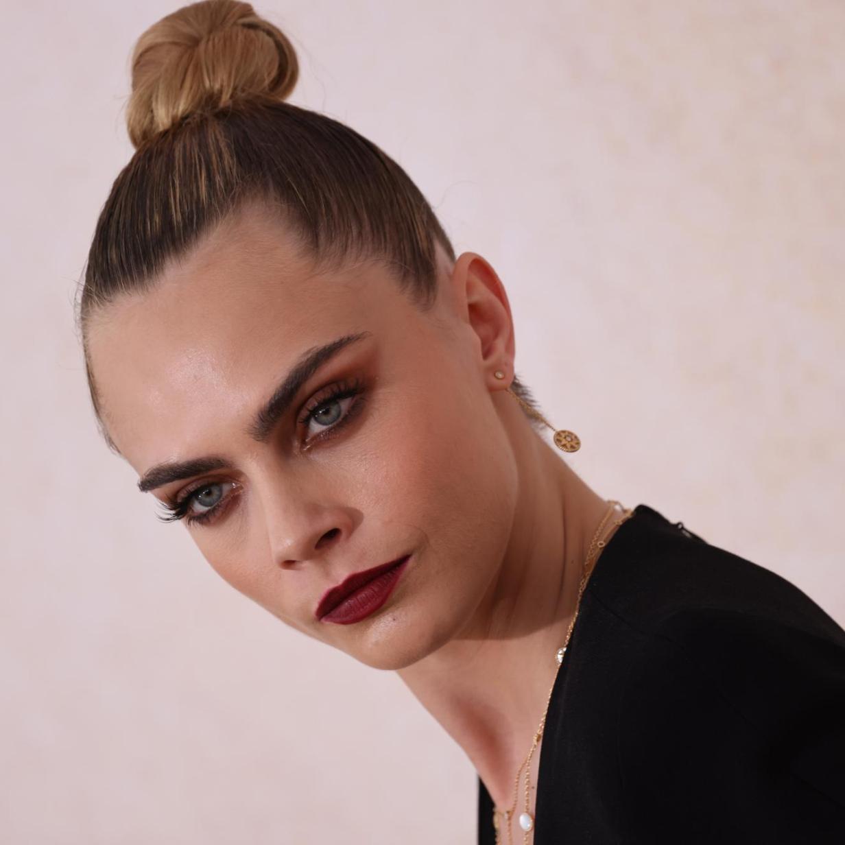Freunde besorgt um Cara Delevingne: Hat sich Absturz des Supermodels  abgezeichnet?