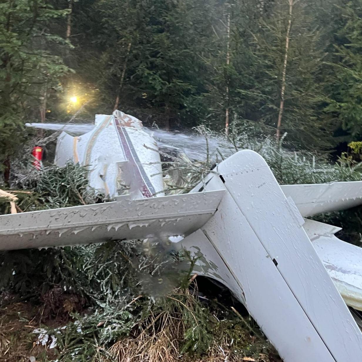 Gefährlicher Tiefflug in den Alpen: Passagier-Flugzeug stürzt fast