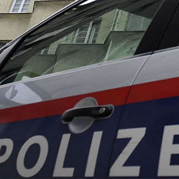 Ein 13-Jähriger ist bereits am Freitag in Feldkirchen von zwei Jugendlichen ausgeraubt und dabei schwer verletzt worden. 