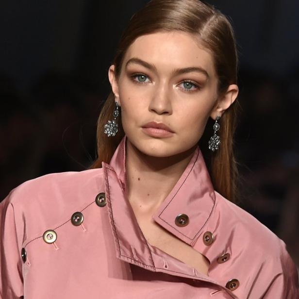 Bella Hadid Zeigt Ihr Victoria S Secret Outfit Kurier At