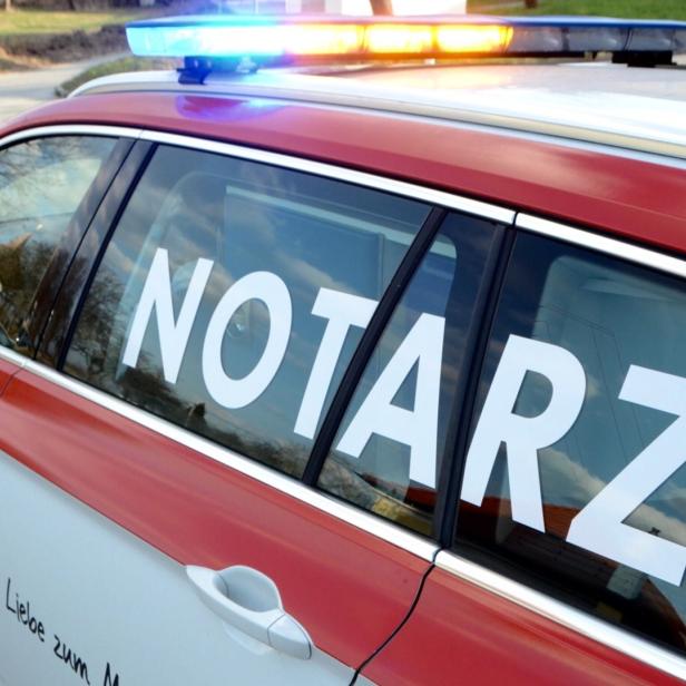 Notarzt-Schriftzug auf Auto