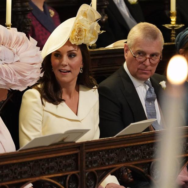 Kate Middleton, Camilla, Prinz Andrew und Prinzessin Beatrice bei einer Veranstaltung.