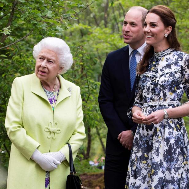 Prinzessin Kate zeigt ihrem Mann Prinz William und der Queen ihren „Back to Nature Garden“, den sie 2019 mit Andree Davies and Adam White für die Chelsea Flower Show designte.