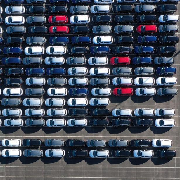 BRITAIN-TRANSPORT-MANUFACTURING