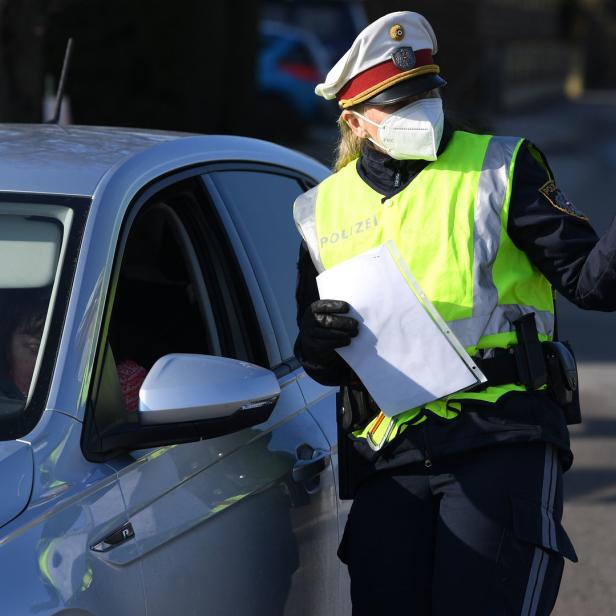 Maxine Waters Ignores Questions On Chauvin Trial Comments Tells Reporter You Re Being Confrontational Fox News