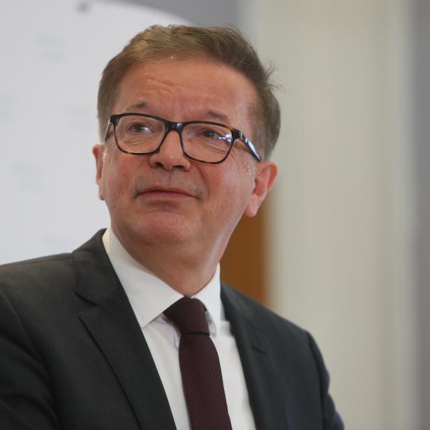 Rücktritt Anschober : 2bv2wnkxwos8um - Der österreichische gesundheitsminister rudolf anschober während einer pressekonferenz in wien.