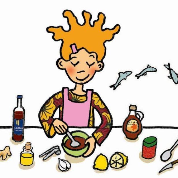 Eine lächelnde Person mit roten Haaren bereitet eine Mahlzeit mit verschiedenen Zutaten zu.