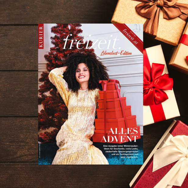 Das Cover der „Freizeit“-Beilage des Kurier mit einer Frau, Geschenken und einem Weihnachtsbaum.