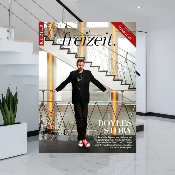 Das Cover der Zeitschrift „Freizeit“ zeigt ein Foto von T.C. Boyle vor einer Treppe.
