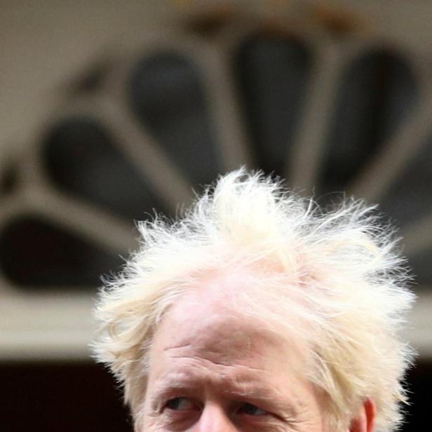 Nahaufnahme von Boris Johnsons unordentlichem blonden Haar.