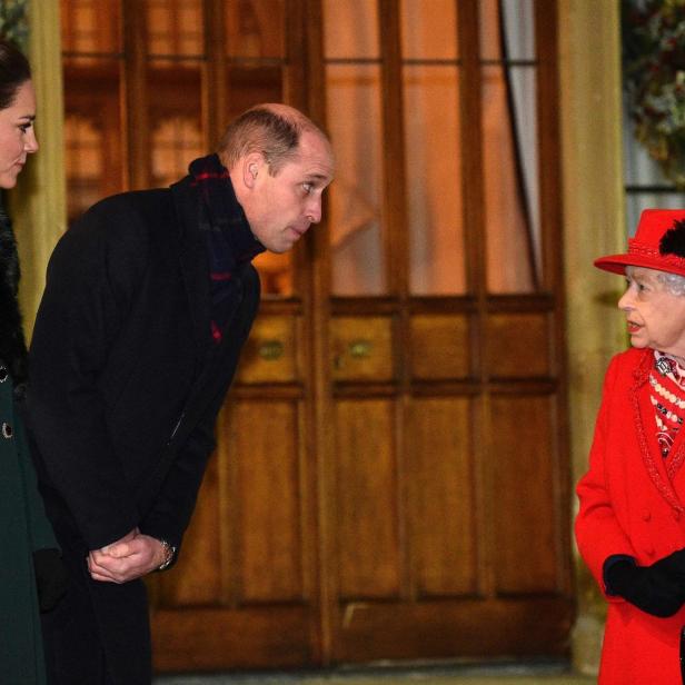 Königin Elisabeth II. trifft Kate Middleton und Prinz William.