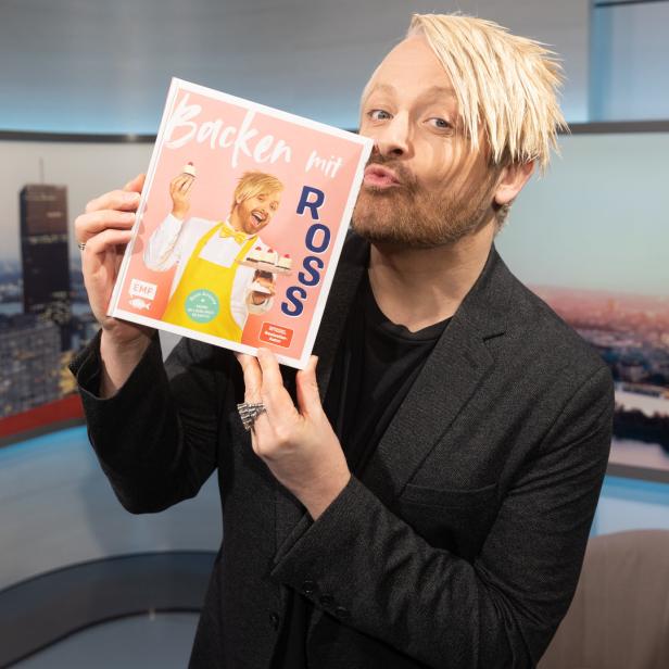 Ross Antony präsentiert sein Kochbuch „Backen mit Ross“.
