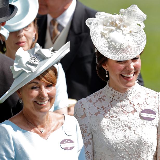 Catherine, Herzogin von Cambridge, und Carole Middleton beim Pferderennen in Ascot.