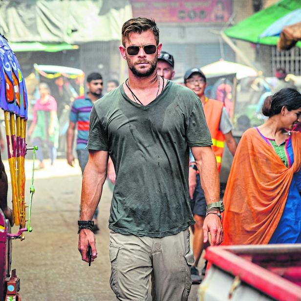 Chris Hemsworth in einer Szene aus dem Film „Extraction“.