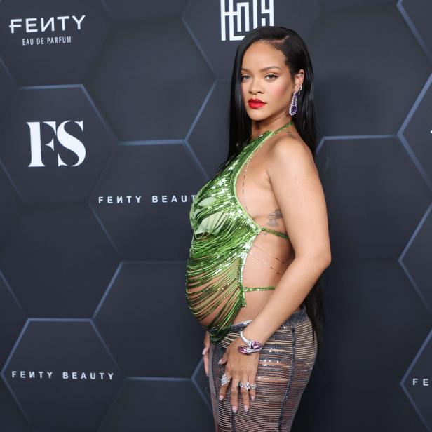 Rihanna feiert ihre Schönheitsmarken Fenty Beauty und Fenty Skin.
