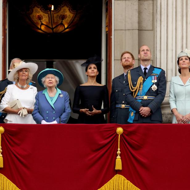 Mitglieder der königlichen Familie auf dem Balkon des Buckingham Palace.