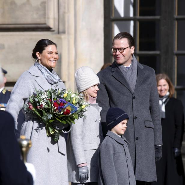 Kronprinzessin Victoria mit Familie bei einem offiziellen Anlass.