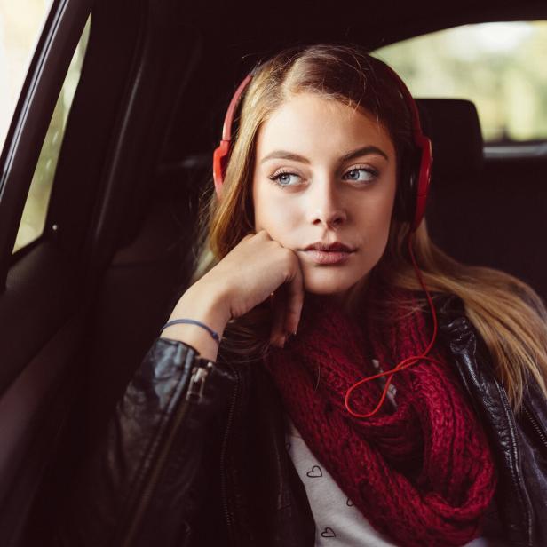 Studentin fährt aufs Land