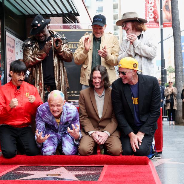 Die Rockband Red Hot Chili Peppers enthüllt ihren Stern auf dem Hollywood Walk of Fame in Los Angeles.
