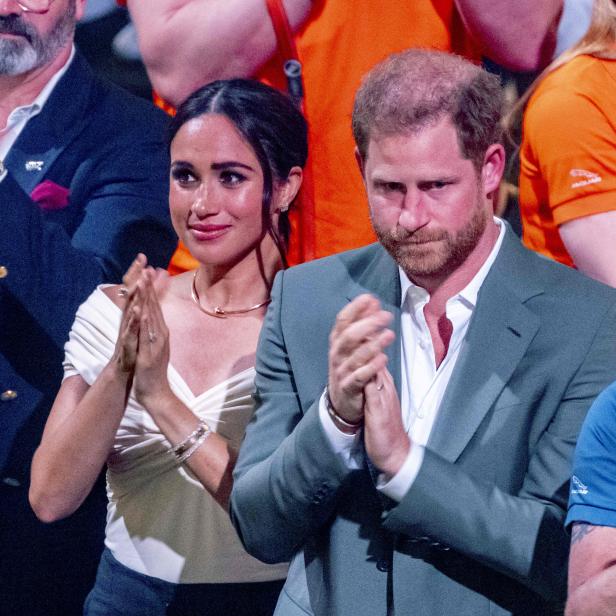 Meghan und Prinz Harry klatschen bei den Invictus Games in den Niederlanden.