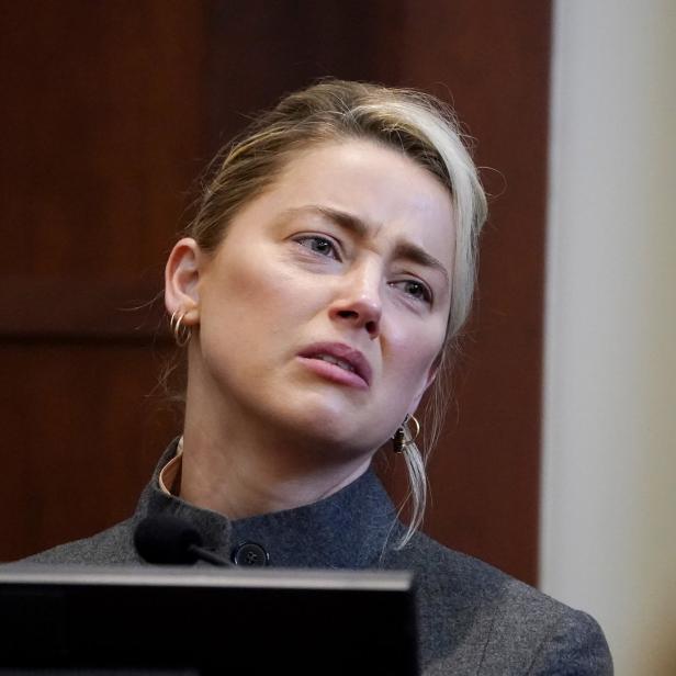 Amber Heard während einer Aussage vor Gericht.