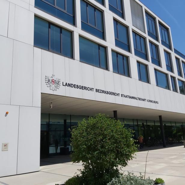 Das Landesgericht, Bezirksgericht und die Staatsanwaltschaft Korneuburg in einem modernen Gebäude.