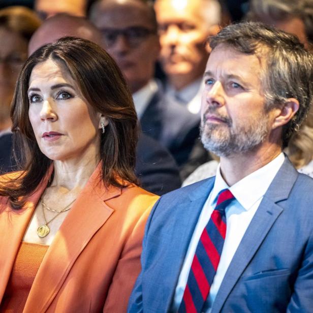 Kronprinzessin Mary und Kronprinz Frederik von Dänemark bei einer Veranstaltung.