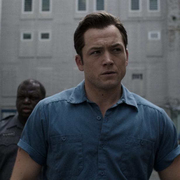 Taron Egerton in einer Szene aus der Serie „Black Bird“.