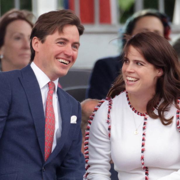 Prinzessin Eugenie und Jack Brooksbank lachen zusammen bei einer Veranstaltung.