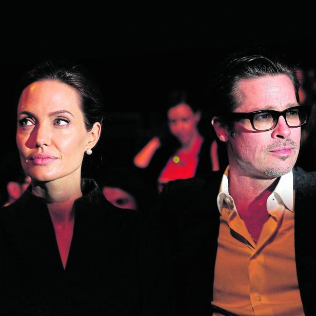 Angelina Jolie und Brad Pitt besuchen gemeinsam eine Veranstaltung.