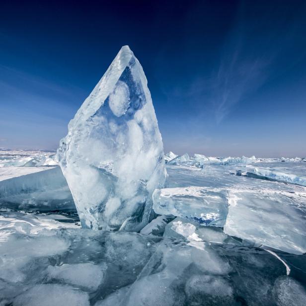 Eis am Baikalsee aus Michael Martins Bildband „Terra. Gesichter der Erde“.