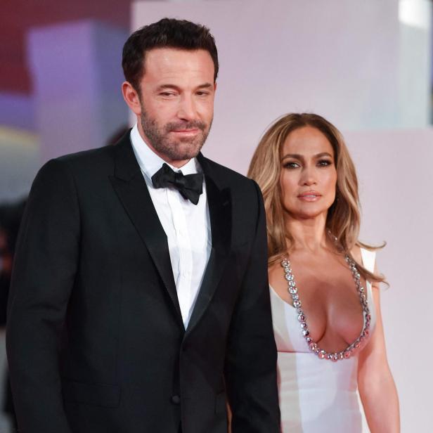 Ben Affleck und Jennifer Lopez Hand in Hand bei den Filmfestspielen von Venedig.