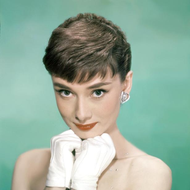 Audrey Hepburn am Set von „Sabrina“.
