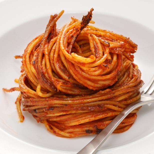 Spaghetti all'Assassina, Italian Puglia traditional pasta