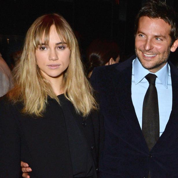 Bradley Cooper mit Suki Waterhouse bei einer Veranstaltung.