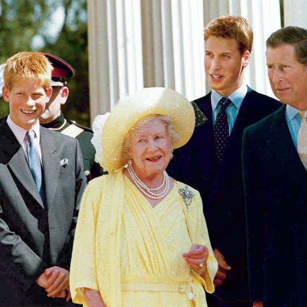 Prinz Harry, Queen Mum, Prinz William und der heutige König Charles.