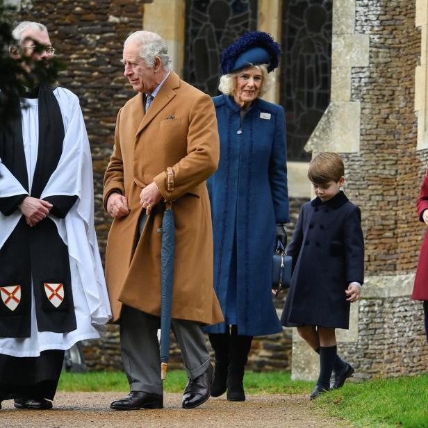 König Charles mit Camilla, Prinz Louis und Prinzessin Charlotte.