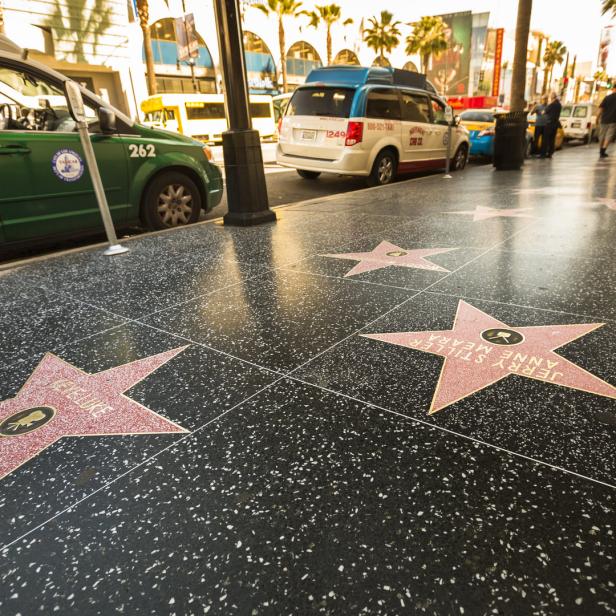 Sterne auf dem Hollywood Walk of Fame, darunter der von Jerry Stiller und Anne Meara.