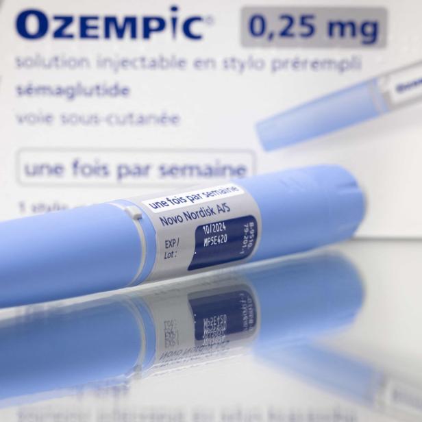 Semaglutid (Handelsname Ozempic) ist ein Antidiabetikum, das zur Behandlung von Typ-2-Diabetes und zur langfristigen Gewichtskontrolle eingesetzt wird.