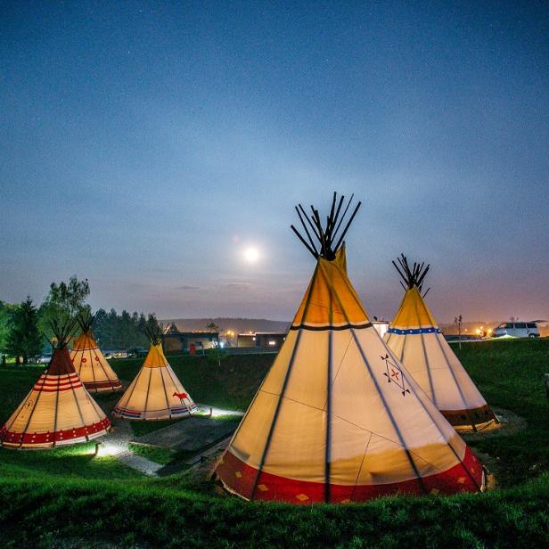 Tipis beim Plitvice Holiday Resort.