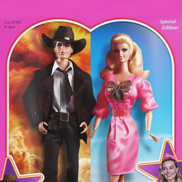 Eine „Barbenheimer“-Sonderedition mit Barbie- und Oppenheimer-Puppen in einer Spielzeugverpackung.